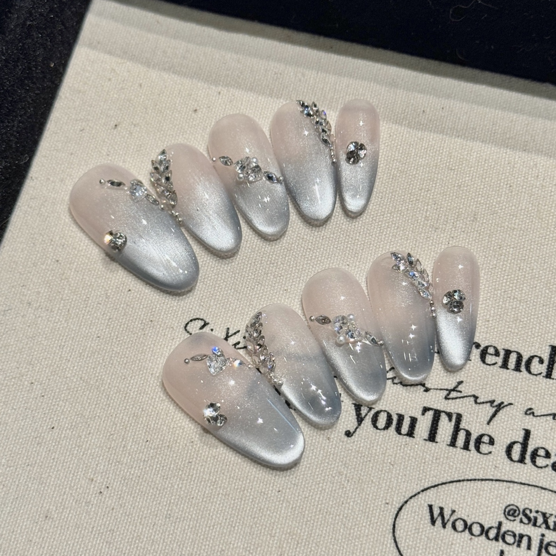 Nail Art Eye Cat - Handmade French Tips Fake Nails Glossy