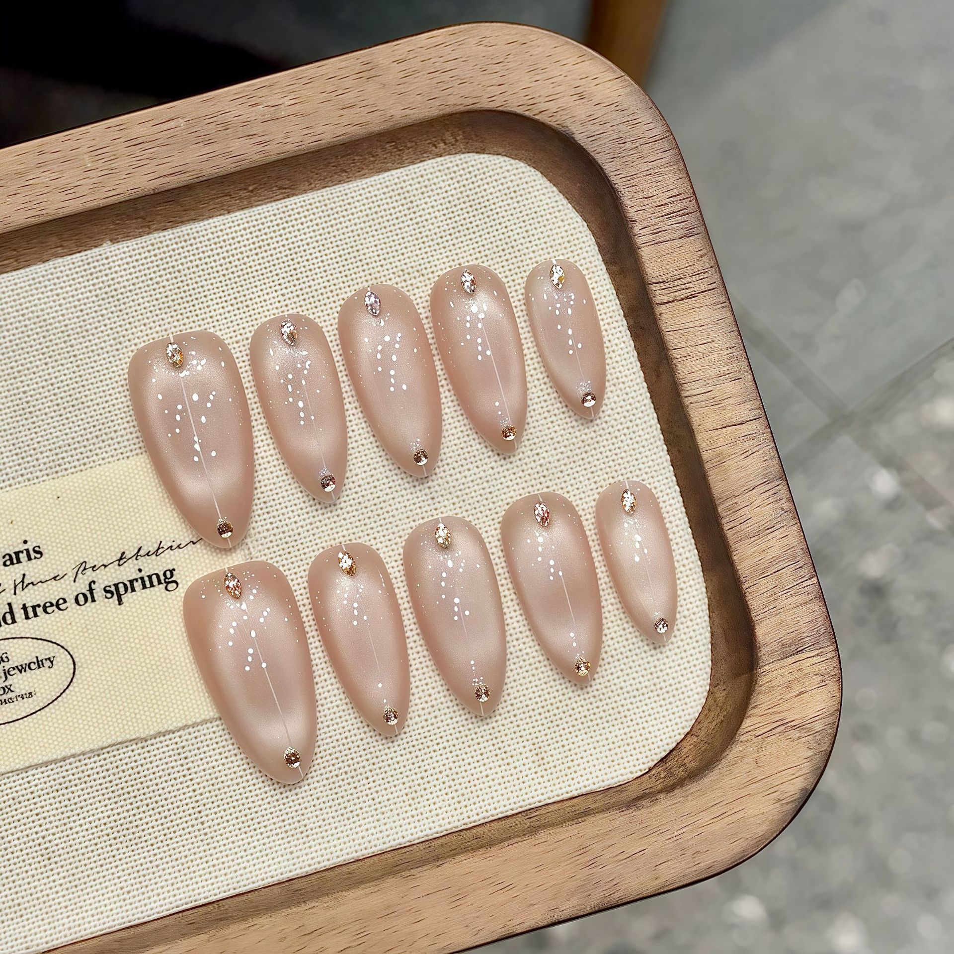 Handmade Nude Press on Nails C – обзор и цена Nail Art Cat Eye Simple