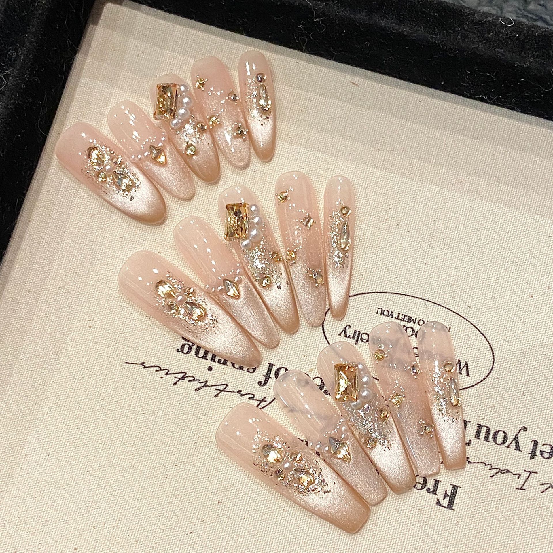 Handmade Nude Press on Nails C – обзор и цена Nail Art Cat Eye Simple