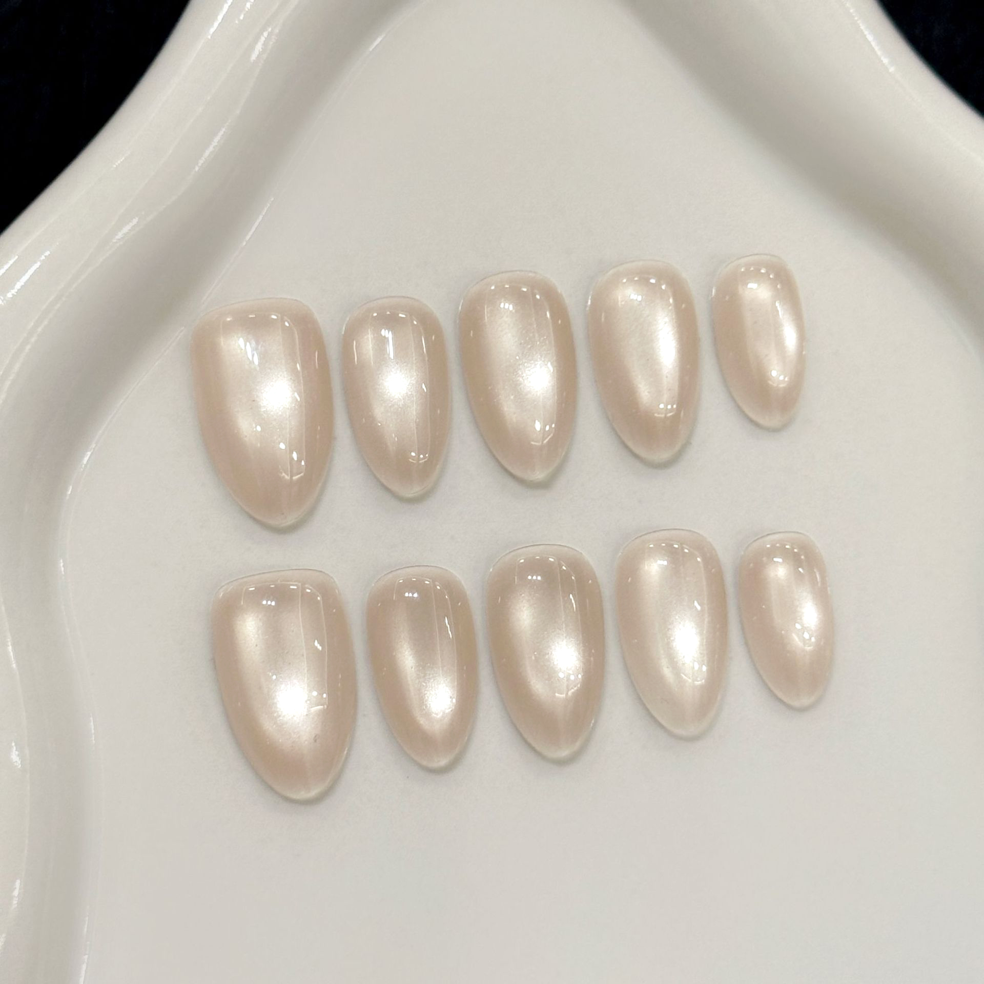 10Pcs Nude Color Almond Shiny  – обзор и цена Nail Art Cat Eye Simple